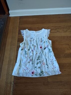 white floral embroidered tulle sleeveless top with frilly sleeve detail S/M